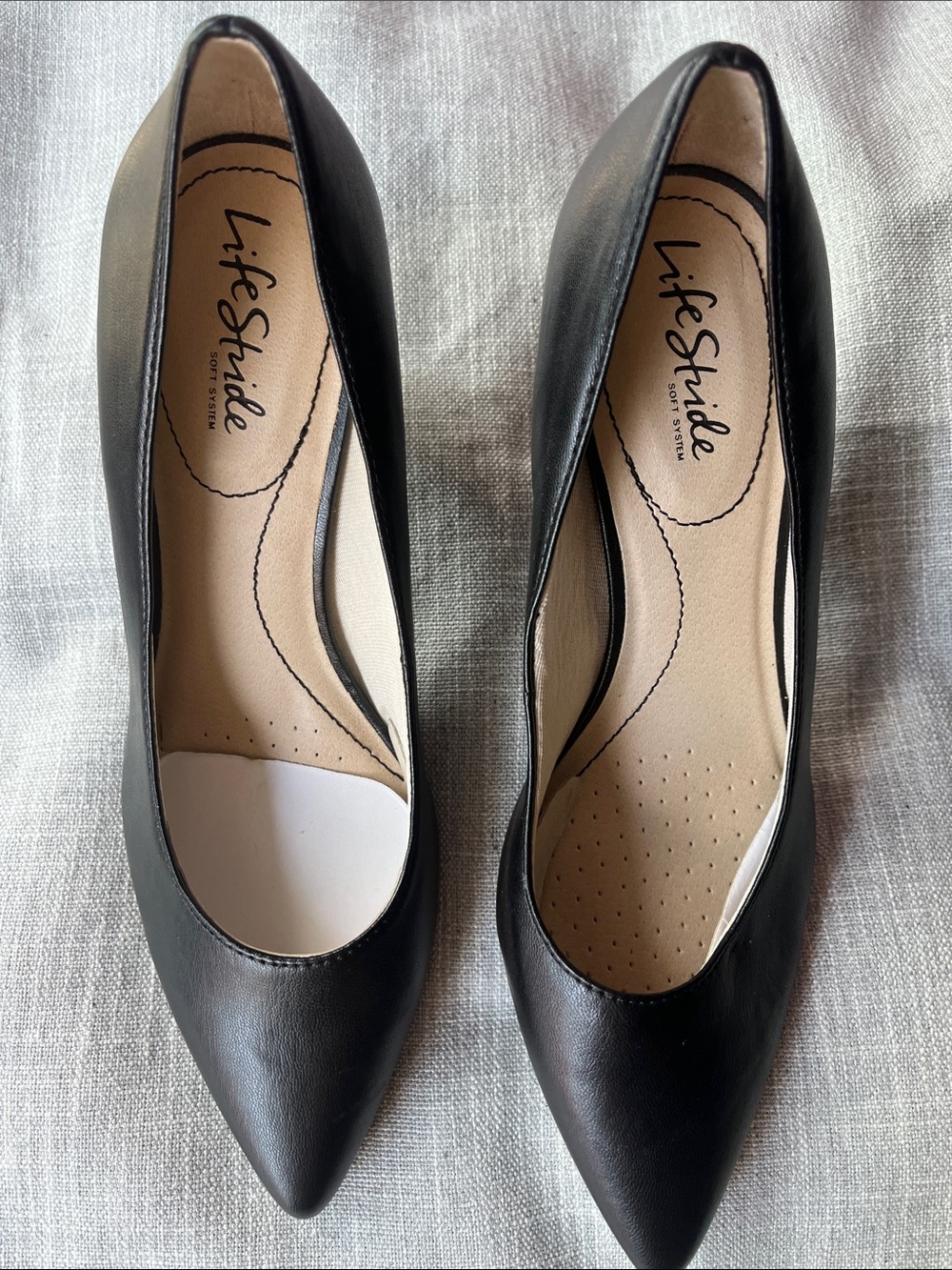 Life Stride Black Pointed Toe Dress Pumps